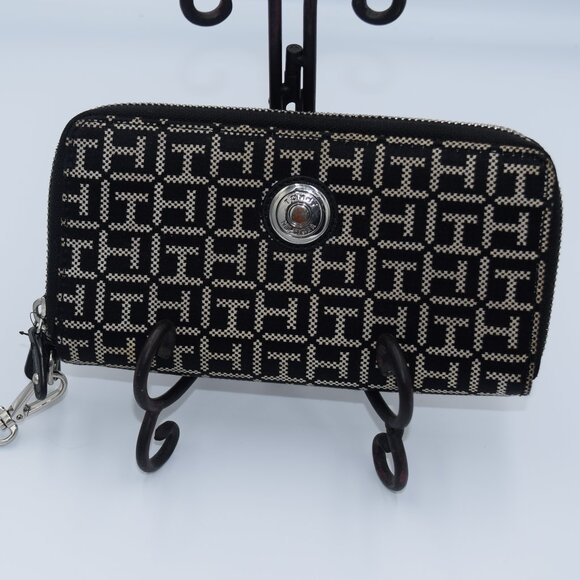 Tommy Hillfiger Purse and Wallet - Picture 11 of 16